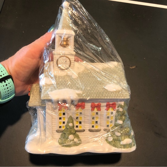 PartyLite The Church Candle Holder Holiday Decor - Picture 2 of 6